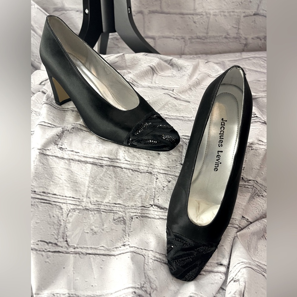 Jacques Levine Black Satin Sequins Pointed Toe Heels Women's Size 7B Dress Shoes